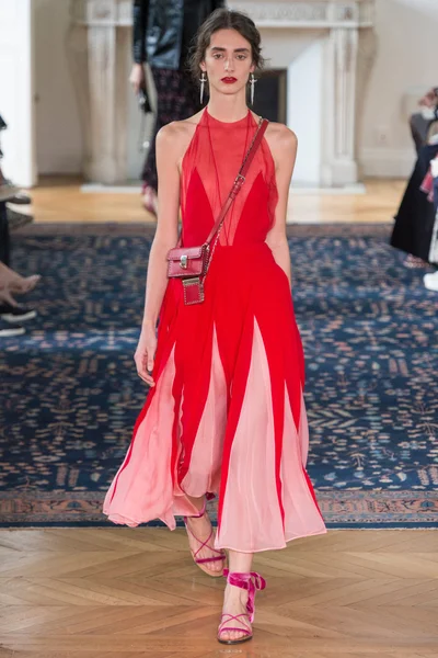 Look 15